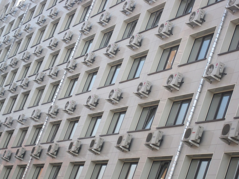 Правила установки кондиционера в многоквартирном доме: что нужно знать