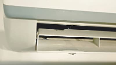 Почему кондиционер течет в комнату: 4 основные причины и эффективные способы устранения